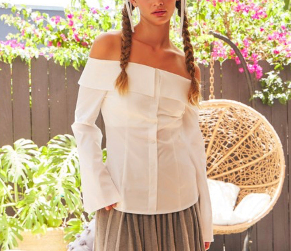 OFF SHOULDER BOTTON DOWN TOP