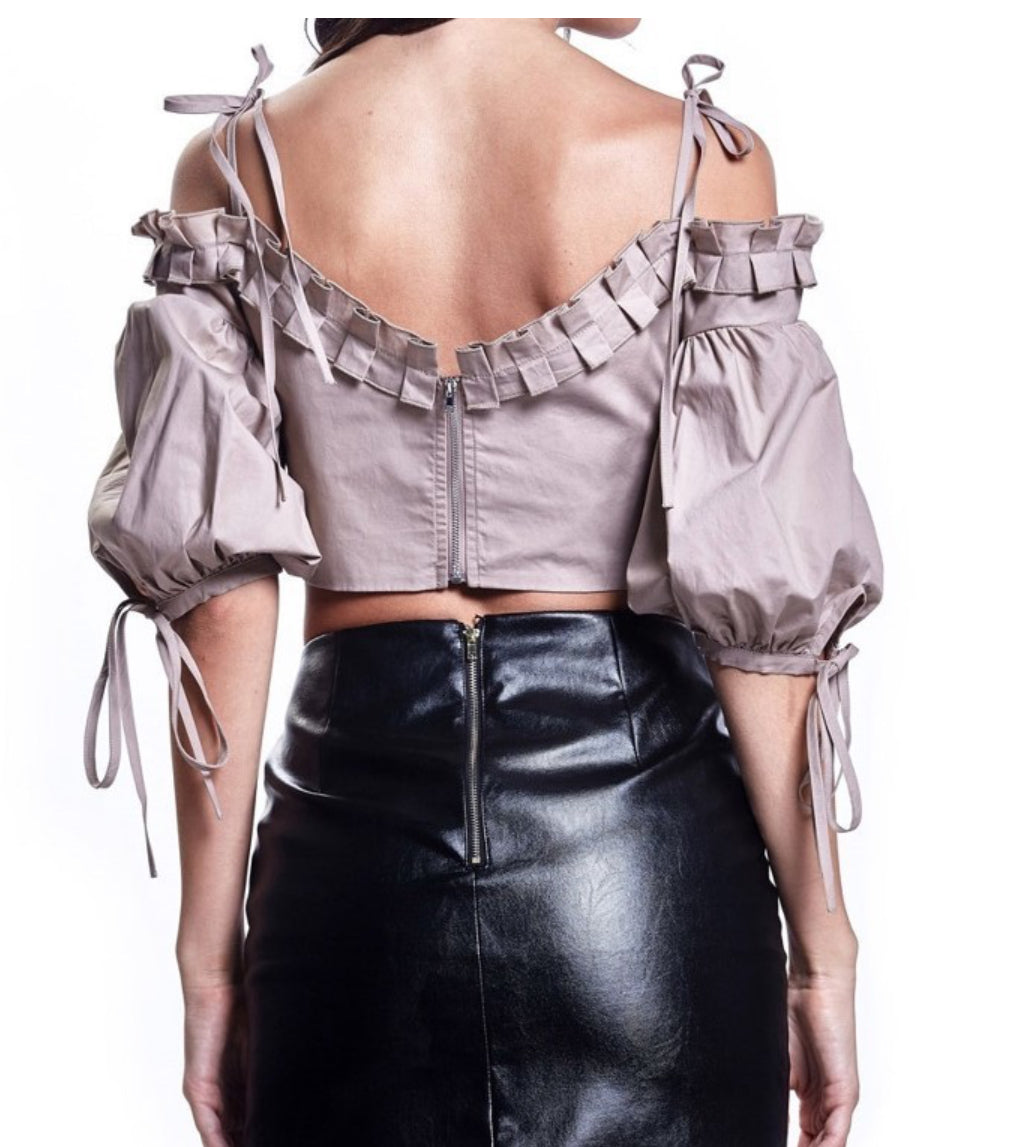 OFF-SHOULDER RUFFLE CROP TOP